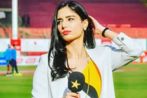  विश्वचषकादरम्यान पाकिस्तानी स्पोर्ट्स अँकरने अचानक भारत सोडला,  काय आहे कारण ?